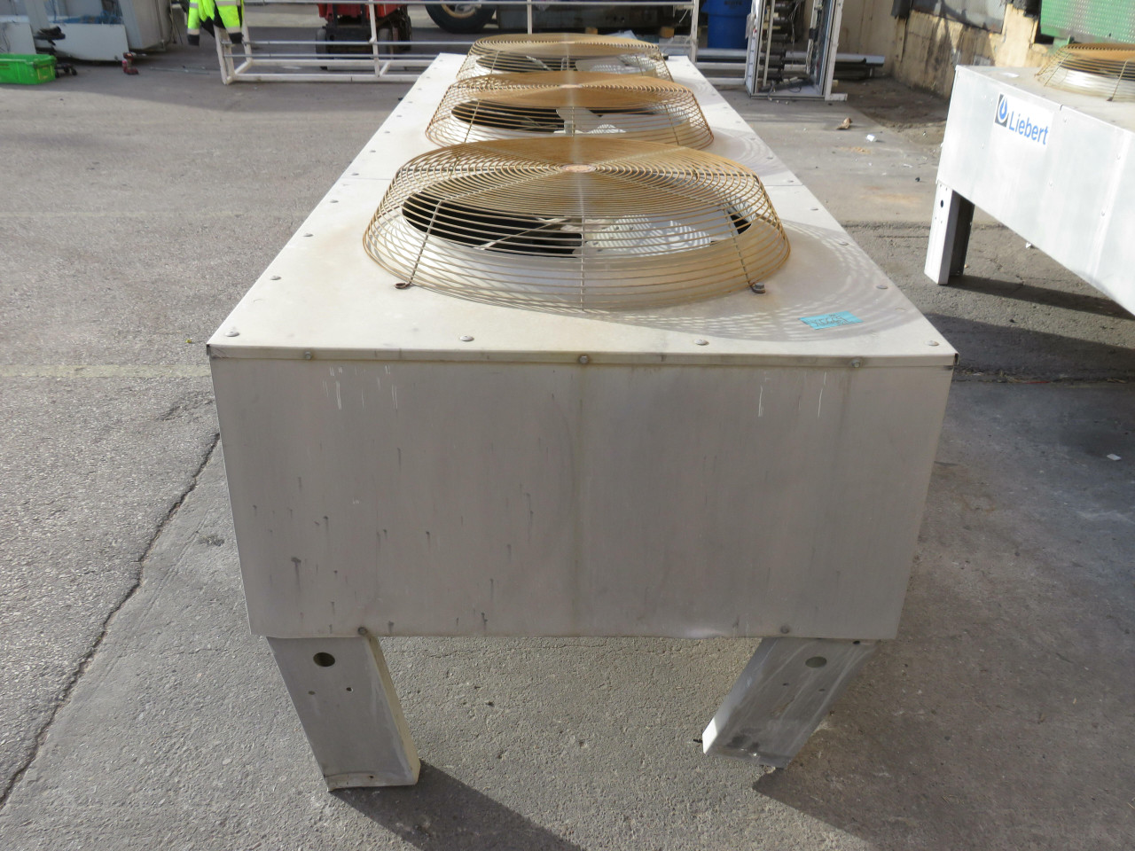 Liebert 50004 AirCooled, DirectDrive Drycooler/Condenser, 3 Fan